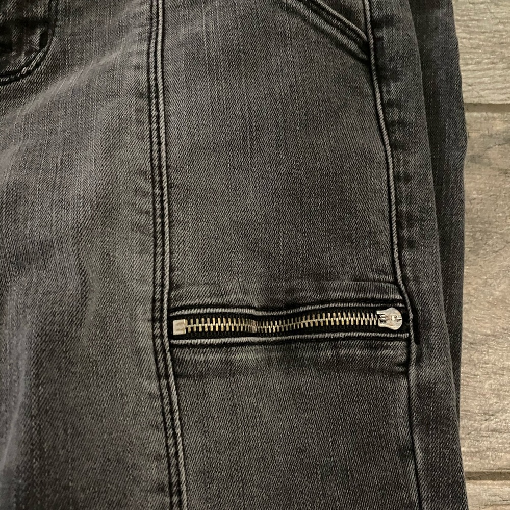 J Brand Jeans - Picture 3 of 9